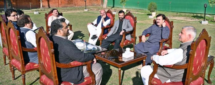 وزیراعلیٰ محمودخان سے صوبائی کابینہ کے اراکین کی ملاقات،سینٹ انتخابات سے متعلق امور پر تبادلہ خیال