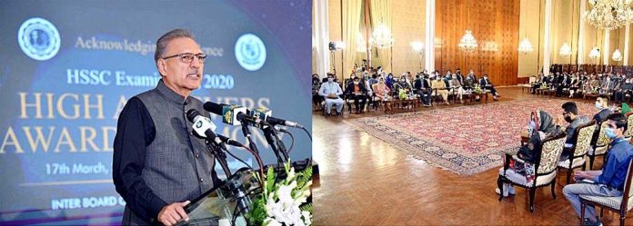 نوجوانوں کی ذہنی تجزیاتی صلاحیتوں کو بروئے کار لا کر ملک کو ترقی کی راہ پر گامزن کیا جا سکتا ہے، ملک میں یکساں نصاب تعلیم کے نفاذ سے معاشرے میں توازن قائم ہو گا، صدر مملکت ڈاکٹر عارف علوی نوجوانوں کی ذہنی تجزیاتی صلاحیتوں کو بروئے کار لا کر ملک کو ترقی کی راہ پر گامزن کیا جا سکتا ہے، ملک میں یکساں نصاب تعلیم کے نفاذ سے معاشرے میں توازن قائم ہو گا، صدر مملکت ڈاکٹر عارف علوی