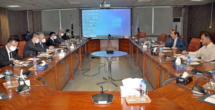 چیئرمین سرمایہ کاری بورڈ عاطف بخاری سے چین کی روڈ اینڈ برج کارپوریشن کے نائب صدر کی قیادت میں وفد کی ملاقات چیئرمین سرمایہ کاری بورڈ عاطف بخاری سے چین کی روڈ اینڈ برج کارپوریشن کے نائب صدر کی قیادت میں وفد کی ملاقات