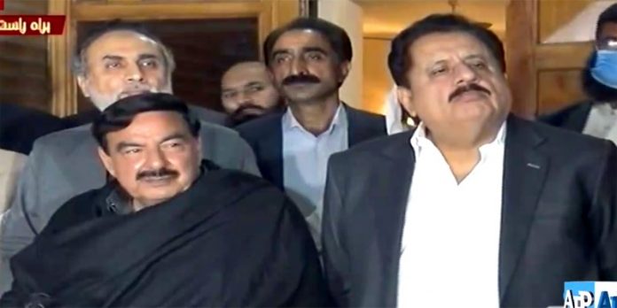 ڈاکٹر عبدالحفیظ شیخ وزیراعظم عمران خان کے امیدوار ہیں اور تمام اتحادی ان کو ہی ووٹ دینگے، وفاقی وزیر داخلہ شیخ رشید احمد ڈاکٹر عبدالحفیظ شیخ وزیراعظم عمران خان کے امیدوار ہیں اور تمام اتحادی ان کو ہی ووٹ دینگے، وفاقی وزیر داخلہ شیخ رشید احمد
