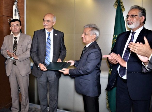نمز اور ڈریپ کے درمیان معلومات کے تبادلے اور استعداد کار میں اضافہ کیلئے پانچ سالہ مفاہمت کی دستاویز پر دستخط نمز اور ڈریپ کے درمیان معلومات کے تبادلے اور استعداد کار میں اضافہ کیلئے پانچ سالہ مفاہمت کی دستاویز پر دستخط