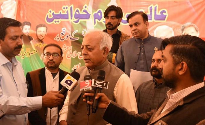 سینیٹ انتخابات کو متنازعہ بنانا پی ڈی ایم کی منفی سوچ ہے، وہ پاکستان میں بے اطمینانی اور بے یقینی پیدا کررہی ہے ،وفاقی وزیرغلام سرور خان کا تقریب سے خطاب اور میڈیا سے گفتگو سینیٹ انتخابات کو متنازعہ بنانا پی ڈی ایم کی منفی سوچ ہے، وہ پاکستان میں بے اطمینانی اور بے یقینی پیدا کررہی ہے ،وفاقی وزیرغلام سرور خان کا تقریب سے خطاب اور میڈیا سے گفتگو