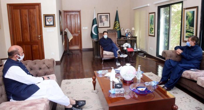 وزیر اعظم عمران خان سے خیبرپختونخواہ کے وزیر خزانہ تیمور سلیم جھگڑا کی ملاقات، صویہ خیبرپختونخواہ کے مالی امور کے حوالے سے گفتگو وزیر اعظم عمران خان سے خیبرپختونخواہ کے وزیر خزانہ تیمور سلیم جھگڑا کی ملاقات، صویہ خیبرپختونخواہ کے مالی امور کے حوالے سے گفتگو