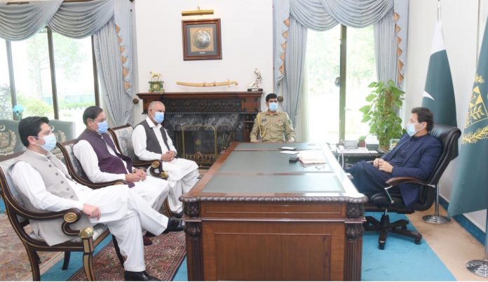 وزیراعظم عمران خان سے مشتاق غنی، قلندر لودھی اور علی خان جدون کی ملاقات