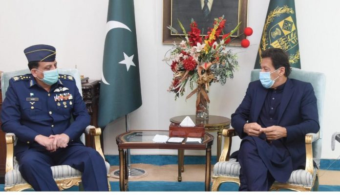 وزیر اعظم عمران خان سے ایئر چیف مارشل ظہیر احمد بابر سدھو کی ملاقات