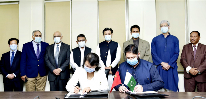 موجودہ حکومت سی پیک سمیت توانائی کے منصوبوں کی جلد تکمیل کیلئے کوشاں ہے ، حماد اظہر