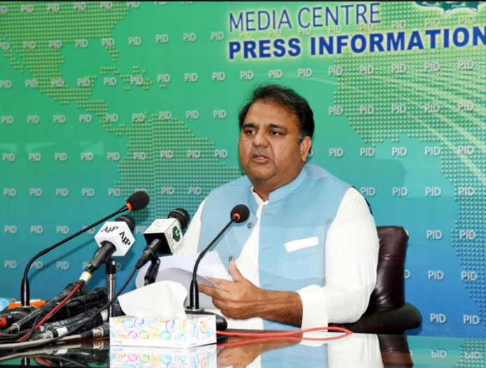 کابینہ نے ملکی برآمدات میں اضافہ کیلئے رجسٹریشن اتھارٹی کے قیام ،لاہور سمیت پانچ شہروں میں رینجرز تعیناتی، بجلی کی تقسیم کار کمپنیوں کے بورڈ آف ڈائریکٹرز کی منظوری دیدی ،وفاقی وزیر سائنس و ٹیکنالوجی چوہدری فواد حسین کی کابینہ اجلاس کے بعد میڈیا کو بریفنگ کابینہ نے ملکی برآمدات میں اضافہ کیلئے رجسٹریشن اتھارٹی کے قیام ،لاہور سمیت پانچ شہروں میں رینجرز تعیناتی، بجلی کی تقسیم کار کمپنیوں کے بورڈ آف ڈائریکٹرز کی منظوری دیدی ،وفاقی وزیر سائنس و ٹیکنالوجی چوہدری فواد حسین کی کابینہ اجلاس کے بعد میڈیا کو بریفنگ