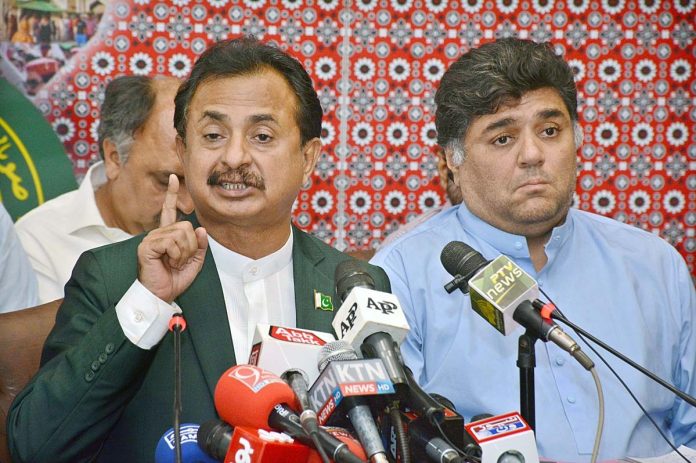 سندھ میں سولین آمریت اور ایک خاندان کی بادشاہت ہے ، حلیم عادل شیخ