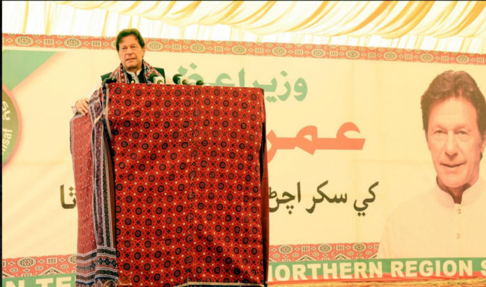 اندرون سندھ کے عوام کے لئے 446 ارب روپے کے پیکج پر عملدرآمد ایک ماہ میں نظر آئے گا، نوجوانوں کو کاروبار کے لئے سود کے بغیر قرضہ دیا جائے گا، سندھ حکومت نیاشہر بنانے کے منصوبے کا این او سی کینسل کرنے کے فیصلہ پر نظر ثانی کرے،وزیراعظم عمران خان