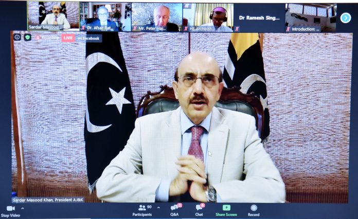 پاکستان اپنے پڑوس میں امن و استحکام ضرور چاہتا ہے لیکن وہ کشمیر سمیت کسی قومی مفاد پر کوئی سمجھوتہ نہیں کرے گا، سردار مسعود خان