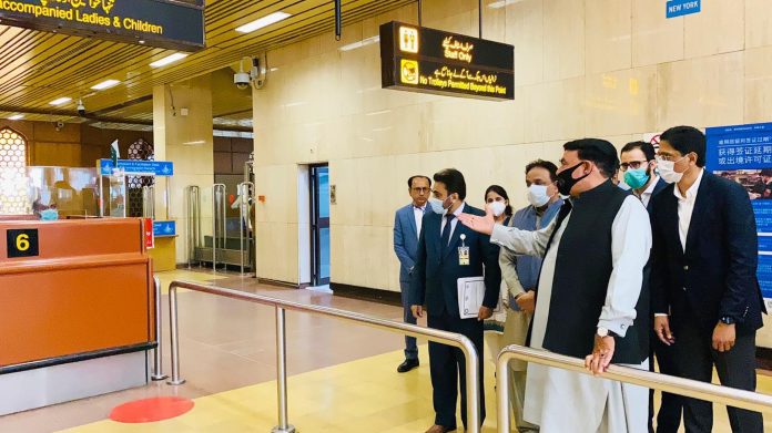 وفاقی وزیر داخلہ شیخ رشید احمد کا جناح انٹرنیشل ائیر پورٹ کراچی کا دورہ