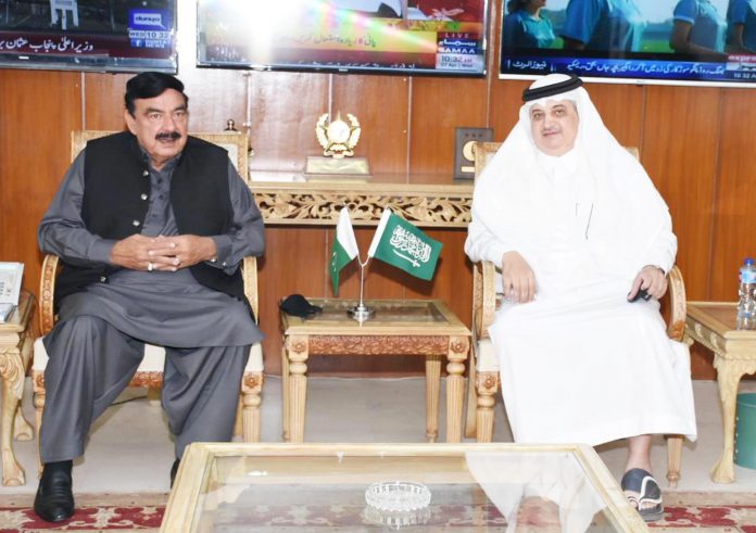 پاک ۔سعودی عرب تعلقات خراب کرنے کی کوئی بھی مذموم کوشش کامیاب نہیں ہوسکتی،وزیر داخلہ شیخ رشید احمد سے پاکستان میں سعودی عرب کے سفیر کی ملاقات پاک ۔سعودی عرب تعلقات خراب کرنے کی کوئی بھی مذموم کوشش کامیاب نہیں ہوسکتی،وزیر داخلہ شیخ رشید احمد سے پاکستان میں سعودی عرب کے سفیر کی ملاقات