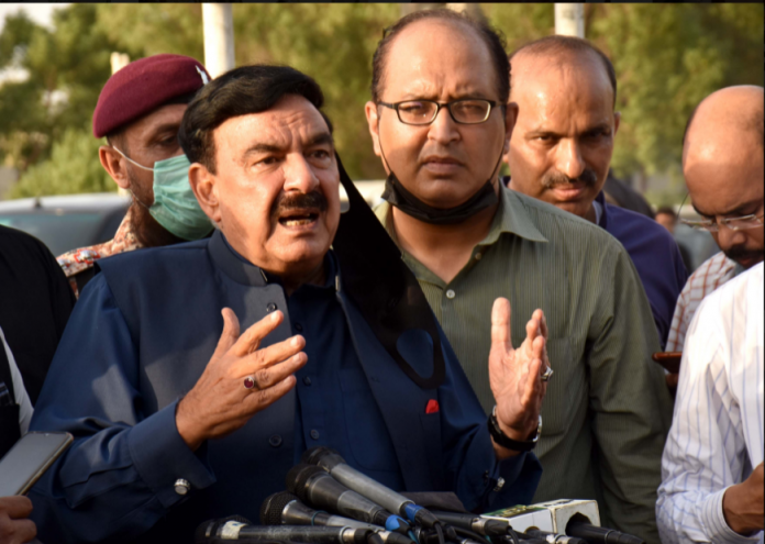 وزیراعظم عمران خان کی قیادت میں پی ٹی آئی کی حکومت اپنی آئینی مدت بغیر کسی رکاوٹ کے مکمل کرے گی ، وفاقی وزیر داخلہ شیخ رشید احمدکی صحافیوں سے گفتگو