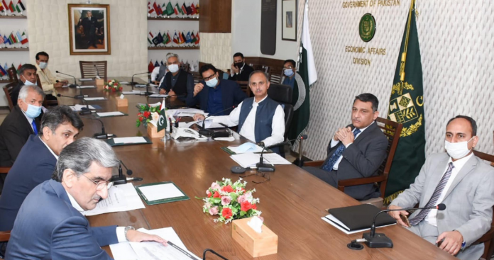حکومت قابل اعتماد اور بہتر بجلی کی پیداوار، ترسیل کے نظام کی بہتری کے اقدامات کر رہی ہے، عمر ایوب خان
