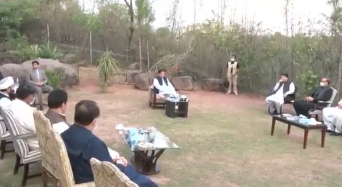 وزیر اعظم عمران خان سے آزاد جموں و کشمیر قانون ساز اسمبلی کے ممبران کی ملاقات