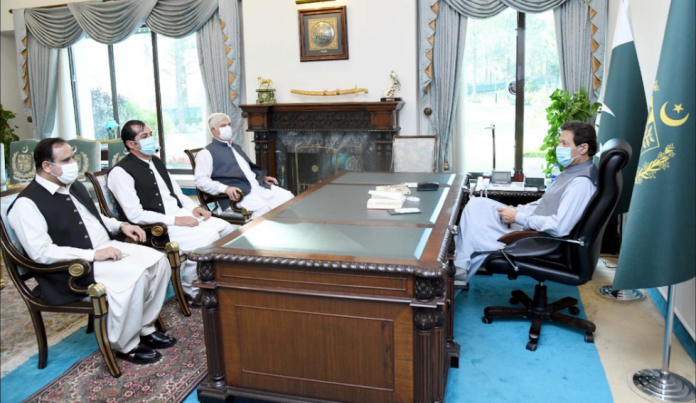 وزیر اعظم عمران خان سے پنجاب ، خیبر پختونخوا اور گلگت بلتستان کے وزرا اعلی کی ملاقات،مجموعی صورتحال اور ترقیاتی امور پر تبادلہ خیال