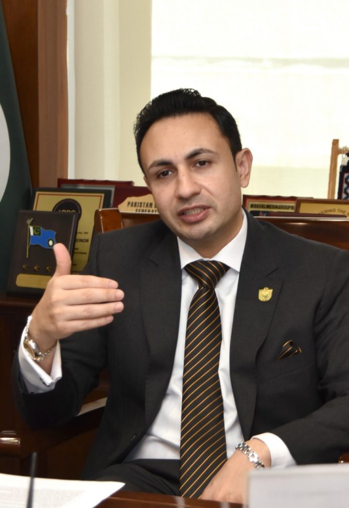 معیشت کے مختلف شعبوں کو جدید تقاضوں سے ہم آہنگ کرکے برآمدات کو 150ارب ڈالر تک بڑھایا جاسکتا ہے' اسلام آباد چیمبر آف کامرس کے صدر سردار یاسر الیاس کا ''اے پی پی '' کو انٹرویو