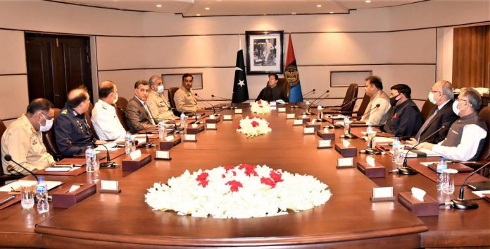 وزیراعظم عمران خان کا آئی ایس آئی سیکرٹریٹ کے دورہ، قومی سلامتی کو درپیش چیلنجز کے خلاف انٹر سروسز انٹیلی جنس کی پیشہ وارانہ صلاحیتوں کو سراہا