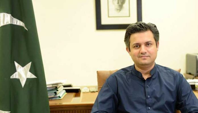 وفاقی حکومت فیول پرائس ایڈجسٹمنٹ کی مد میں پچھلے چند ماہ کے دوران ہونےوالا 4 سے 5 روپے فی یونٹ اضافہ خود برداشت کرے گی، وفاقی وزیر توانائی حماد اظہر