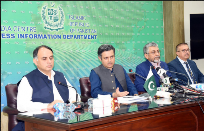 ایف اے ٹی ایف نے پاکستان کو مزید 7 نکاتی نیا ایکشن پلان دیا ہے ،ہم ابھی گرے لسٹ میں برقرار ہیں اور بلیک لسٹ میں جانے کا کوئی خطرہ نہیں، وفاقی وزیر توانائی حماد اظہر