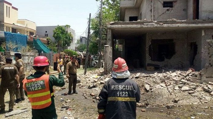صوبائی دارالحکومت کے علاقہ جوہر ٹاون میں دھماکہ، 3 افراد جاں بحق، 21 زخمی