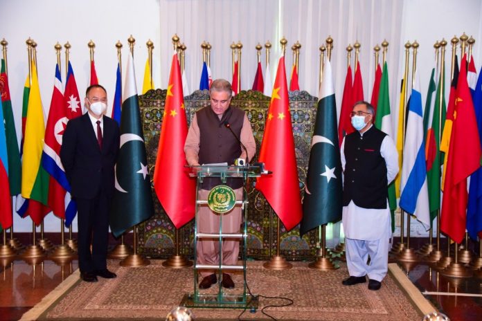 پاک چین دوستی دنیا بھر کیلئے ایک مثال اور پائیدار تزویراتی شراکت داری میں تبدیل ہو چکی ہے،وزیر خارجہ شاہ محمود قریشی کا پاکستان اور چین کے مابین ستر سالہ کامیاب سفارتی تعلقات کے حوالے سے شجر کاری کی تقریب سے خطاب