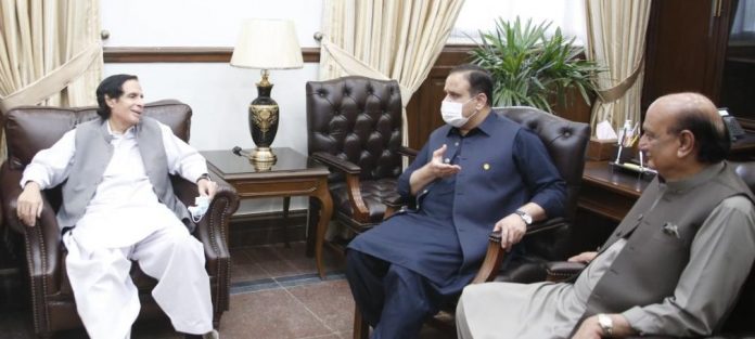 وزیراعلیٰ عثمان بزدار سے سپیکر پنجاب اسمبلی چودھری پرویزالٰہی کی ملاقات،باہمی دلچسپی کے امور، بجٹ اجلاس، ورکنگ ریلیشن اور سیاسی صورتحال پر بات چیت