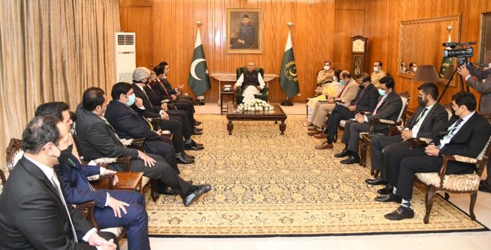 حکومت کی معاشی حکمت عملی کا بنیادی محور ملک کی برآمدات بڑھانا، تجارتی خسارہ کم کرنا اور معاشرے کے پسماندہ طبقات کی مدد کرنا ہے، صدر مملکت ڈاکٹر عارف علوی کی انٹرپرینیورز آرگنائزیشن کے وفد سے گفتگو