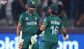 بابر اور رضوان کے بلے کی ضرب سےکئی ریکارڈز پاش پاش ، کیلنڈر ایئر میں ہزار رنز کی شراکت کا نیا عالمی ریکارڈ، سب سے زیادہ سنچریوں کی شراکت کا ریکارڈ بھی اپنے نام کرلیا