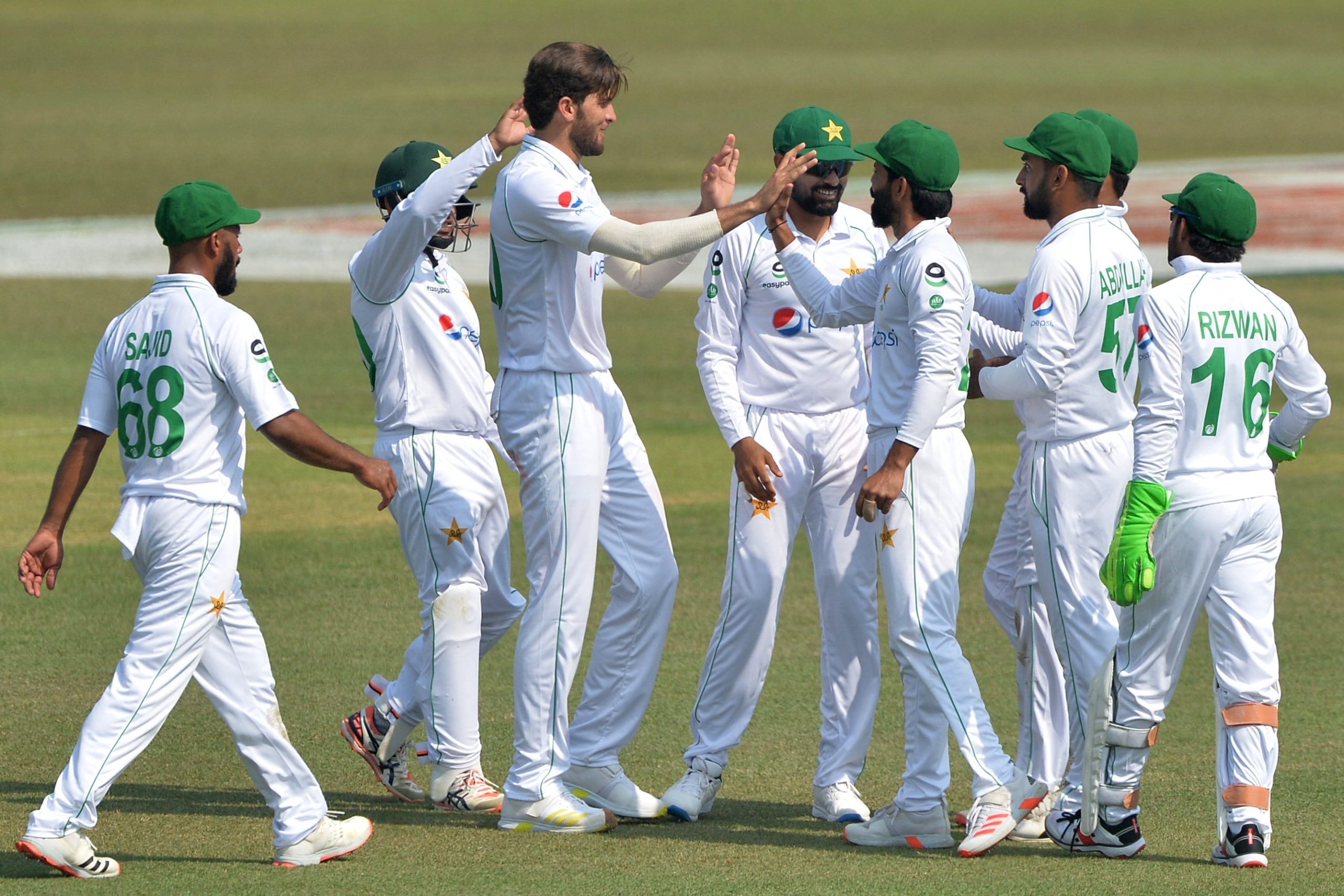 چٹوگرام ٹیسٹ، پاکستان نے بنگلہ دیش کو 8 وکٹ سے ہرا کر سیریز میں 0-1 کی برتری حاصل کرلی، عابد علی کو شاندار بیٹنگ کا مظاہرہ کرنے پر مرد میدان قرار دیا گیا