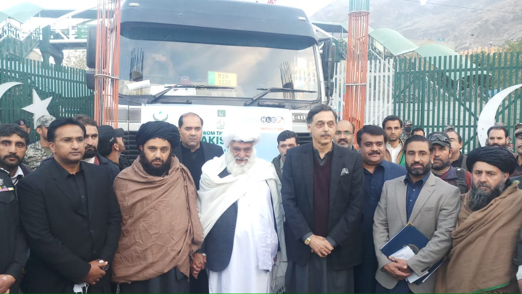 پاکستان حکومت کی طرف سے جذبے خیرسگالی کے تحت 50ہزار میٹرک ٹن گندم   کی  پہلی کھیپ افغان حکام کے حوالے
