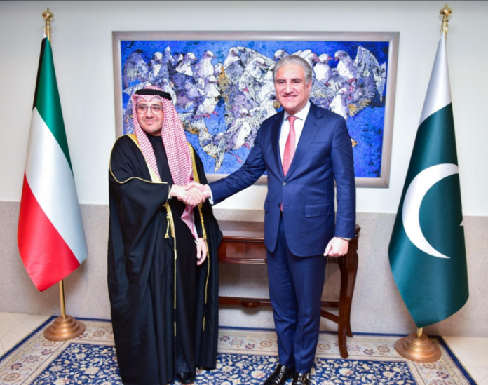 افغانستان میں ابھرتے انسانی بحران کو حل نہ کیا گیا تو اثرات ہمسایہ ممالک، خطے اور دنیا کیلئے خطرے کا باعث ہو سکتے ہیں، شاہ محمود قریشی کی کویتی ہم منصب سے گفتگو