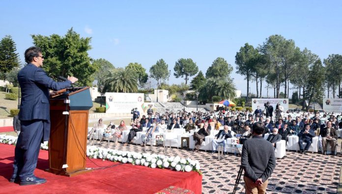 طاقتور کو قانون کا تابع بنانا جہاد ہے،فوجداری نظام اصلاحات قانون کی حکمرانی کی طرف بڑا قدم ہے،حکومت نے اپنا کام کردیا ، اب عدلیہ اور وکلا فوجداری قوانین اور نظام انصاف میں اصلاحات پر عملدرآمد کرائیں،وزیراعظم عمران خان