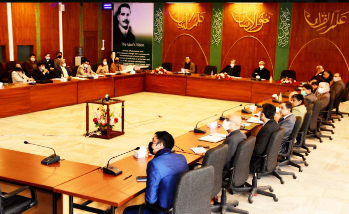 شوگر ایڈوائزری بورڈ کوانڈسٹری اینڈ پروڈکشن ڈویژن سے نیشنل فوڈ سکیورٹی اینڈ ریسرچ ڈویژن میں منتقل کرنے پر غور، وفاقی وزیر تعلیم، پیشہ ورانہ تربیت، قومی ورثہ اور ثقافت شفقت محمود کی زیر صدارت کابینہ کمیٹی برائے ادارہ جاتی اصلاحات کا اجلاس