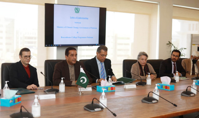 وزیر اعظم کے معاون خصوصی برائے موسمیاتی تبدیلی ملک امین اسلم کا وزارت موسمیاتی تبدیلی اور بیکن ہاؤس کالج پروگرام کے درمیان مفاہمت کی دستاویز ایل او یو پر دستخط کی تقریب سے خطاب