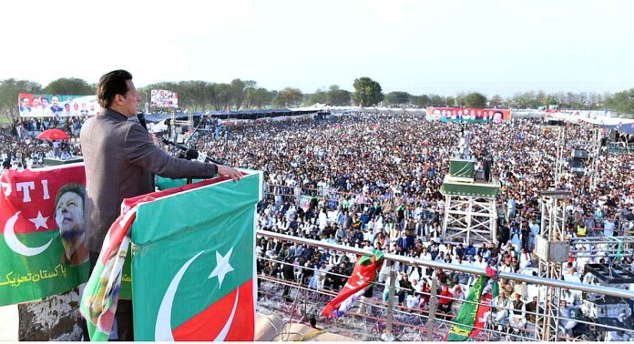 وزیر اعظم کا جنوبی پنجاب صوبہ کا بل قومی اسمبلی میں لانے اور 500 ارب روپے کے ترقیاتی پیکیج کا اعلان، خون کے آخری قطرے تک کرپٹ سیاستدانوں کے خلاف جنگ جاری رہے گی ۔ وزیراعظم عمران خان کا جلسہ عام سے خطاب