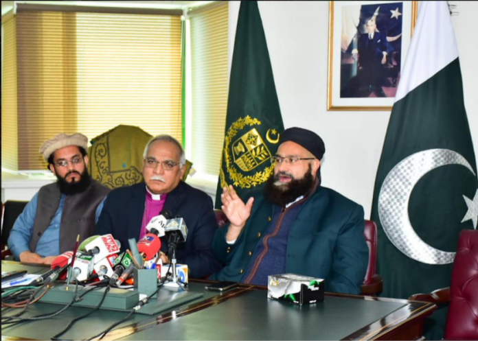 بشپ آف کینٹر بری کا دورہ پاکستان کے خوش آئند تھا، پیغام پاکستان پر سارے مکاتب فکر متفق ہیں، پاکستان میں اقلیتوں کو برابر حقوق حاصل ہیں،حافظ محمد طاہر محمود اشرفی