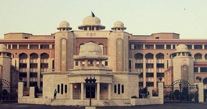 وزیر اعظم آفس کے ترجمان نے تحریک عدم اعتماد کے حوالے سے ایک میڈیا چینل پراپوزیشن ارکان کو اسمبلی تک پہنچنے میں رکاوٹ ڈالنے کے حوالے سے چلائی جانے والی خبروں کوبے بنیاد قراردیا