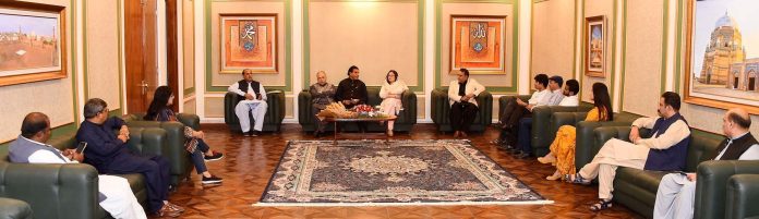 سپیکر قومی اسمبلی راجہ پرویز اشرف کی پارلیمانی رپورٹرز ایسوسی ایشن کی ایگزیکٹو باڈی کے اراکین سے گفتگو