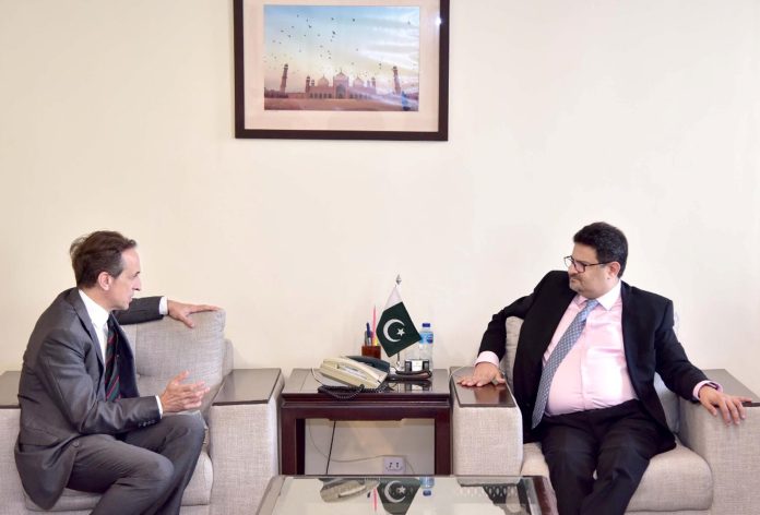 وزیرخزانہ مفتاح اسماعیل سے پاکستان میں اقوام متحدہ کے ریزیڈنٹ کوآرڈینیٹر جولیان ہرنیز کی ملاقات
