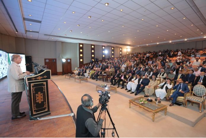 برآمدات پر مبنی صنعت، ایگری انڈسٹریل انویسٹمنٹ، انفارمیشن ٹیکنالوجی کی برآمدات میں اضافہ اور قابل تجدید توانائی کا حصول ترجیحات ہیں، وزیراعظم شہباز شریف