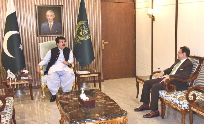 چیئرمین سینیٹ صادق سنجرانی سے چیئرمین ایف بی آر عاصم احمد کی ملاقات