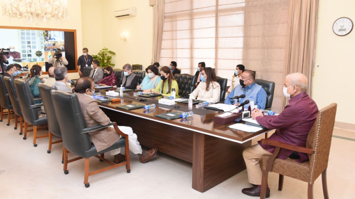 کورونا وائرس سے بچائو کے لئےعید الاضحٰی پر مویشی منڈیوں، شادیوں اور نجی محافل میں ماسک اور سینیٹائزر کا استعمال یقینی بنایا جائے ، وزیرِ اعظم شہباز شریف