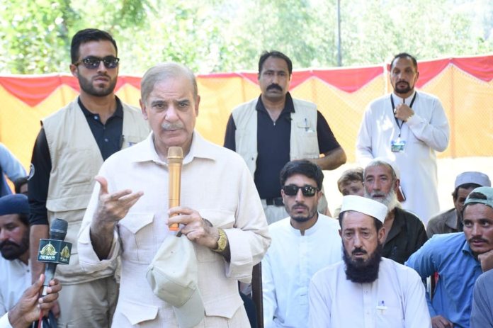 سیلاب اور بارشوں سے متاثرہ آخری گھر اور فرد کی آباد کاری تک چین سے نہیں بیٹھیں گے، وزیراعظم محمد شہباز شریف
