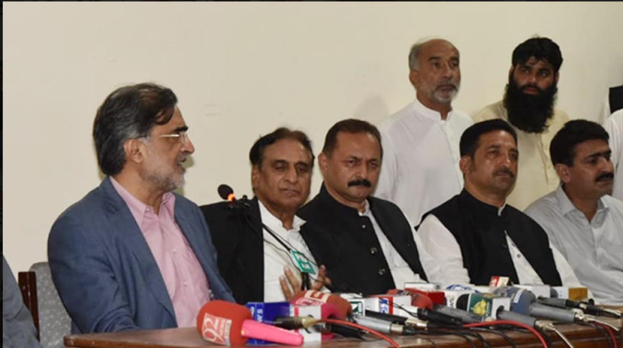 وفاقی حکومت سیلاب میں جاں بحق ہونے والوں کے لواحقین کو 10 لاکھ روپے فراہم کر رہی ہے،قمر زمان کائرہ کا ایوان صحافت میں پریس کانفرنس سے خطاب