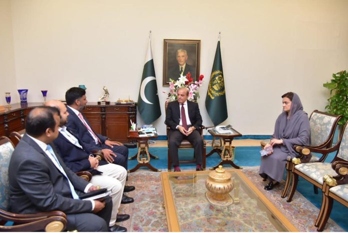 حالیہ افتاد سے نمٹنے کیلئے ہمیں بھائی چارے اور مواخات کی ضرورت ہے، وزیراعظم محمد شہباز شریف سے چیئرمین نادرا اور پاکستان فارماسیوٹیکل ایسوسی ایشن کے وفد کی ملاقات، وزیراعظم کو 12 کروڑ روپے کا چیک اور 5 کروڑ روپے کی ادویات عطیہ کیں