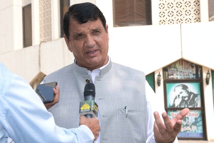 پی ٹی آئی خیبرپختونخوا میں میگا کرپشن اسکینڈلز کے ساتھ 12 سال کی حکمرانی کے باوجود ہر شعبے میں ناکام رہی، وفاقی وزیر انجینئر امیر مقام