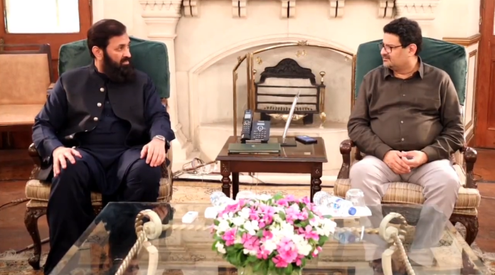 گورنر پنجاب سے وفاقی وزیر خزانہ مفتاح اسماعیل کی ملاقات ،ملک کے معاشی حالات اور سیلاب کی صورتحال پر تبادلہ خیال