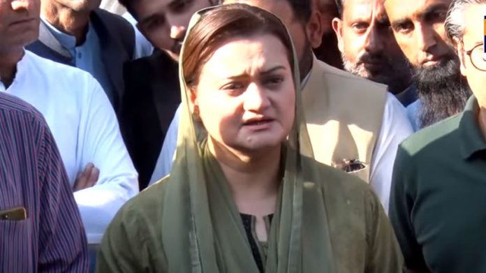 ارشد شریف کی ہلاکت کے واقعہ پر کینیا کی حکومت کے بیان کا انتظار ہے، تحقیقات مکمل ہونے پر کینیا کی حکومت اپنا آفیشل بیان جاری کرے گی، وفاقی وزیر اطلاعات مریم اورنگزیب کی ارشد شریف مرحوم کے گھر کے باہر میڈیا سے گفتگو