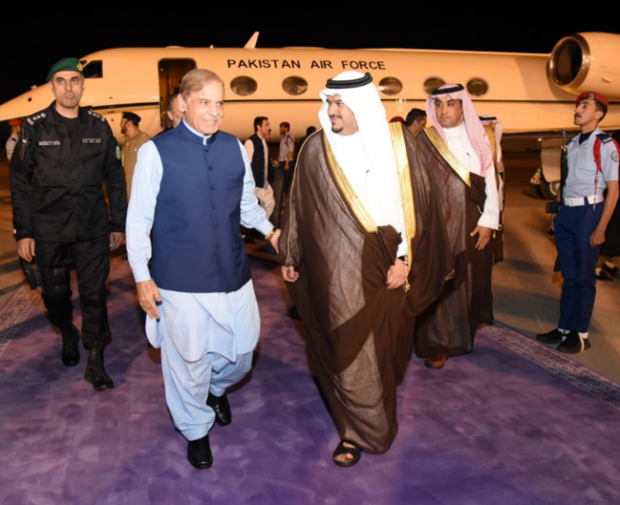 وزیر اعظم محمد شہباز شریف سعودی عرب کے دو روزہ سرکاری دورے پر ریاض پہنچ گئے